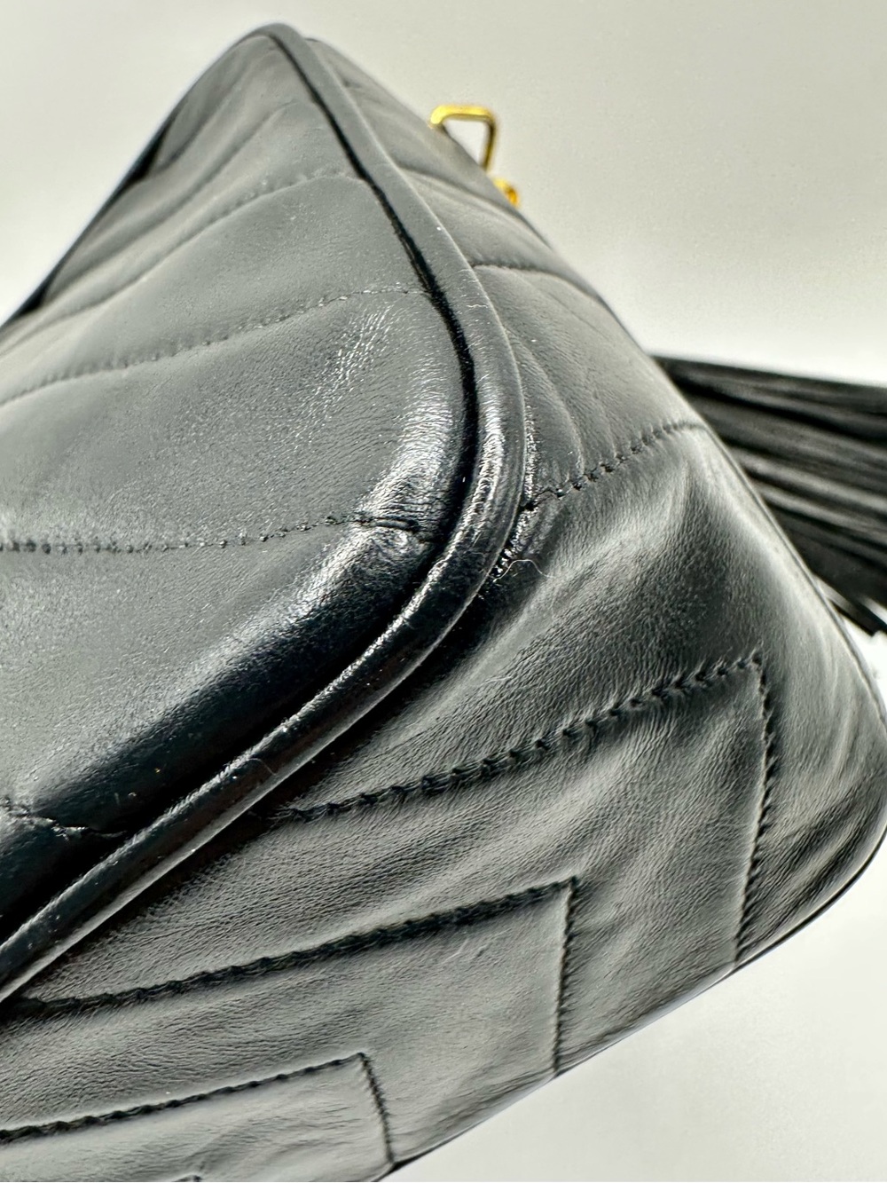 CHANEL Vintage Black Quilted Leather Crossbody with 24K Gold CC and Tassel - Picture 6 of 13